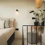 아파트 Old Town Apt, Balcony, Brand New, Family, *