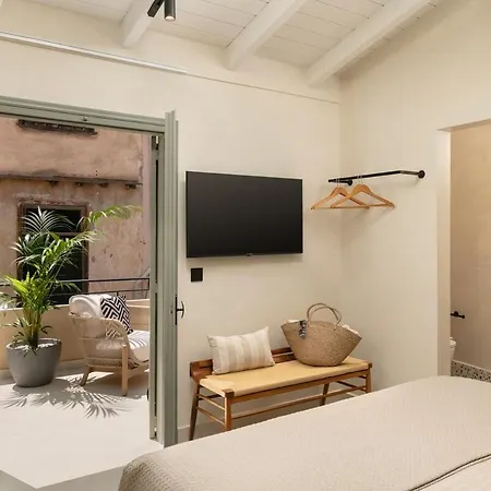 Old Town Apt, Balcony, Brand New, Family, 아파트 *