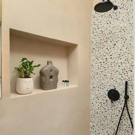 아파트 Old Town Apt, Balcony, Brand New, Family,