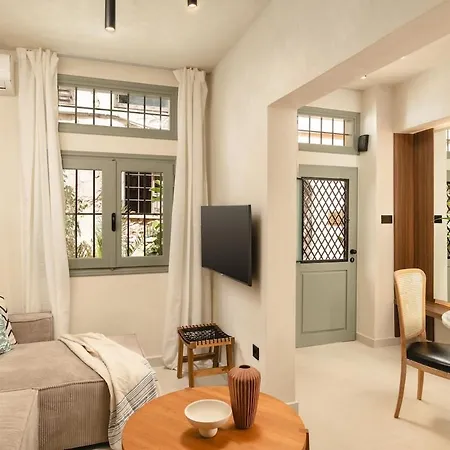 아파트 Old Town Apt, Balcony, Brand New, Family, 하니아