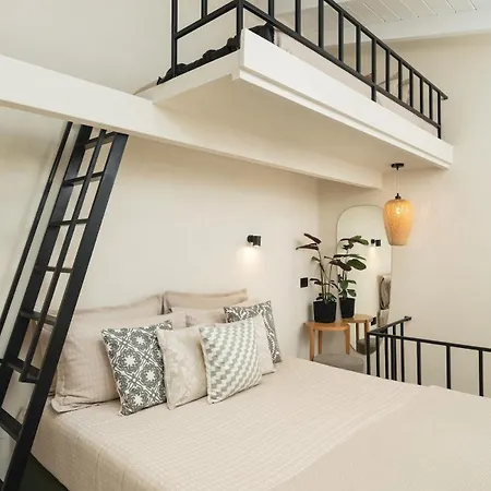 Old Town Apt, Balcony, Brand New, Family, 아파트