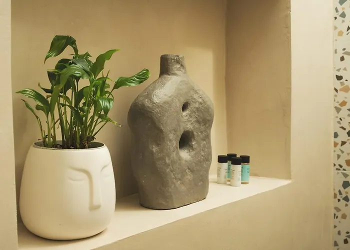 Old Town Apt, Balcony, Brand New, Family, Appartement La Canée